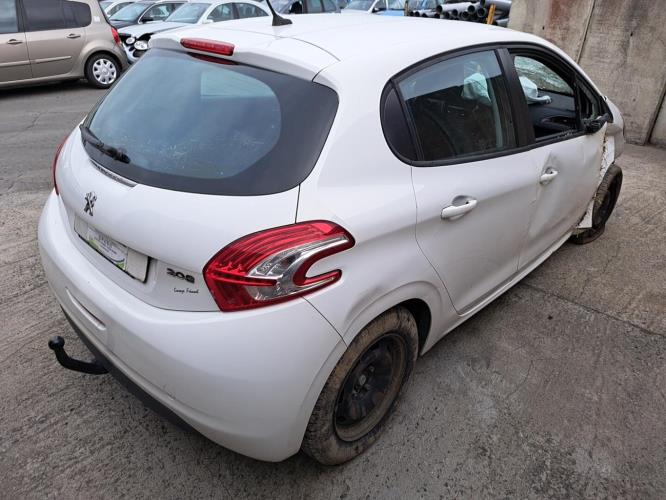 Image Feu arriere principal gauche (feux) - PEUGEOT 208 1