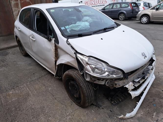 Image Feu arriere principal gauche (feux) - PEUGEOT 208 1
