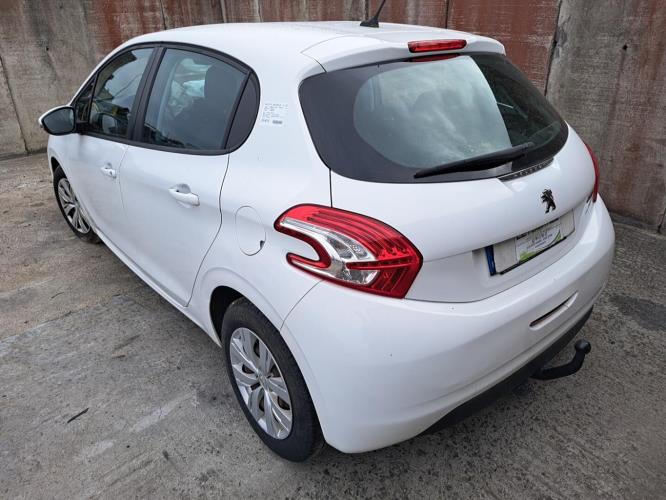 Image Feu arriere principal gauche (feux) - PEUGEOT 208 1