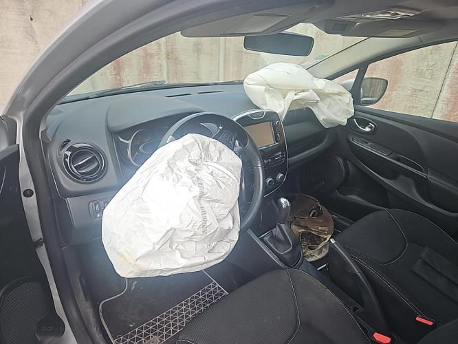 Image Feu diurne avant gauche - RENAULT CLIO 4
