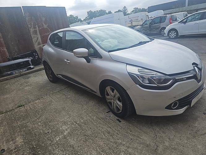 Image Feu diurne avant gauche - RENAULT CLIO 4