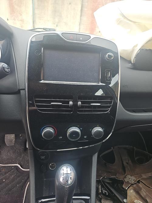 Image Feu diurne avant gauche - RENAULT CLIO 4