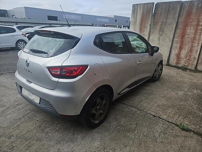 Image Feu diurne avant gauche - RENAULT CLIO 4