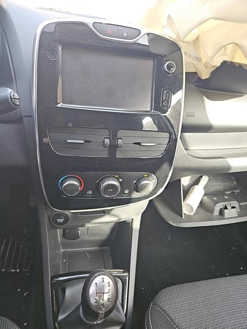 Image Feu diurne avant gauche - RENAULT CLIO 4