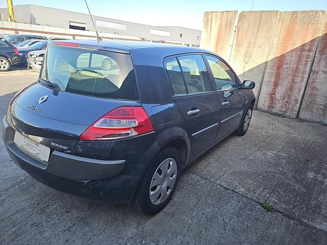 Image Cache sous moteur - RENAULT MEGANE 2