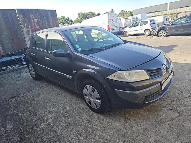 Image Cache sous moteur - RENAULT MEGANE 2