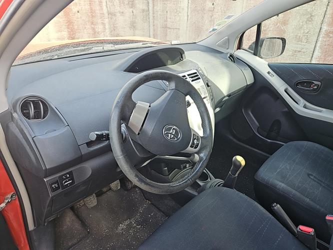 Image Feu arriere principal droit (feux) - TOYOTA YARIS 2