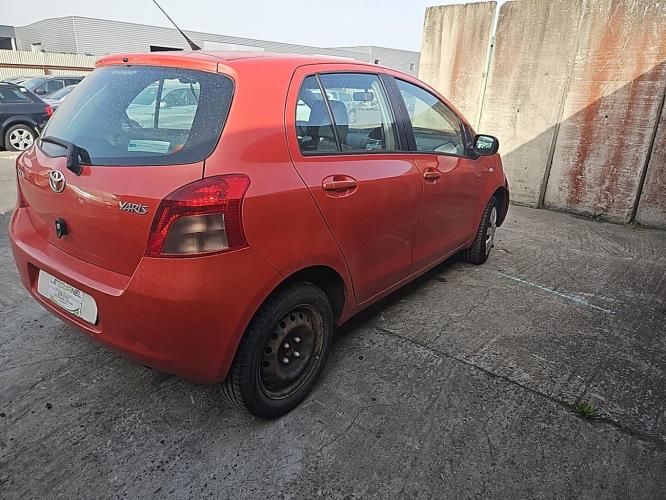 Image Feu arriere principal droit (feux) - TOYOTA YARIS 2