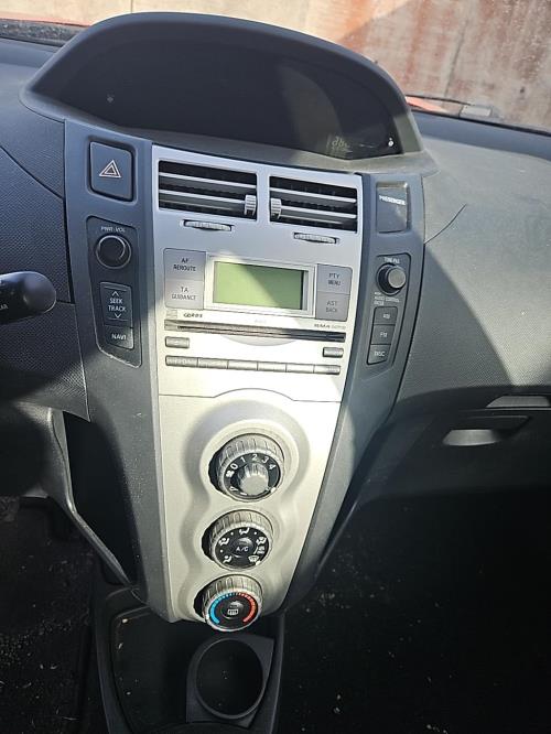 Image Feu arriere principal droit (feux) - TOYOTA YARIS 2