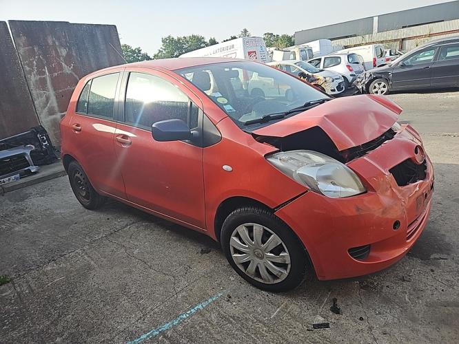 Image Feu arriere principal droit (feux) - TOYOTA YARIS 2