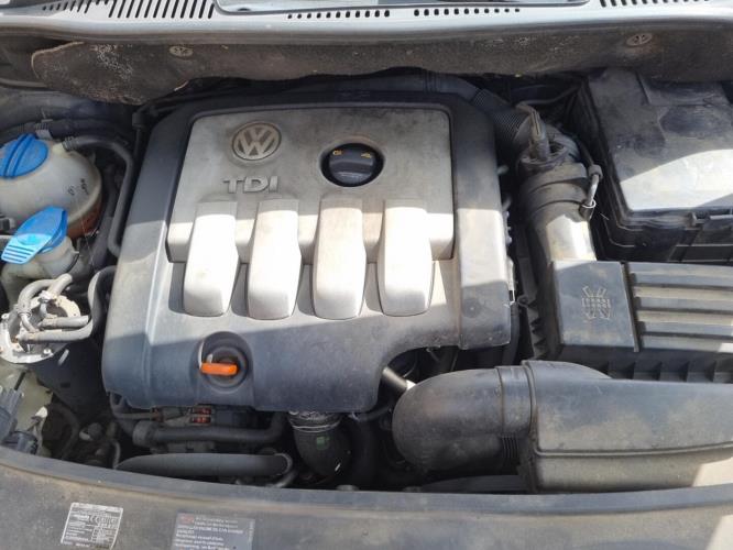 Image Cache sous moteur - VOLKSWAGEN TOURAN 1