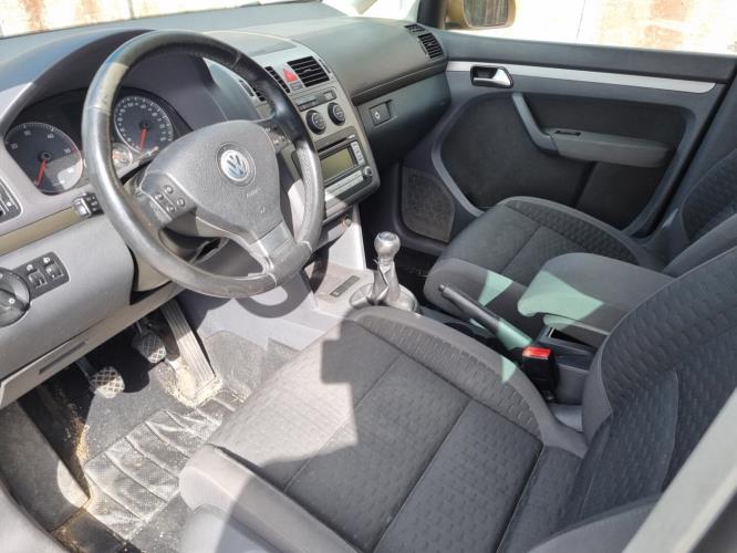 Image Cache sous moteur - VOLKSWAGEN TOURAN 1
