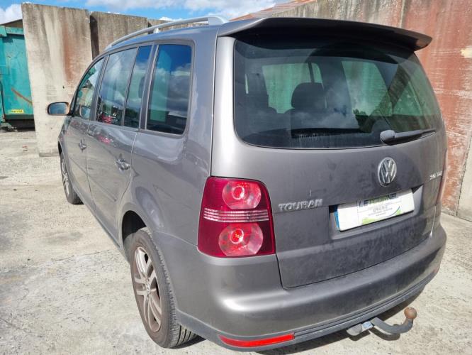 Image Cache sous moteur - VOLKSWAGEN TOURAN 1