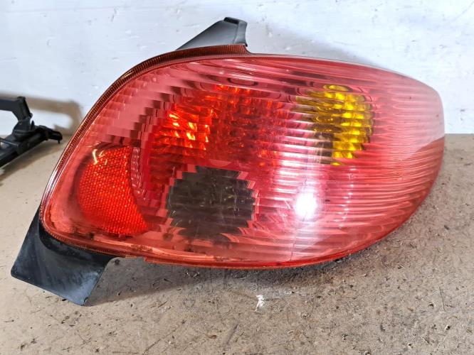 Image Feu arriere principal droit (feux) - PEUGEOT 206