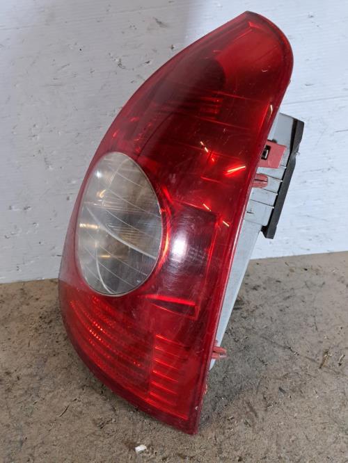 Image Feu arriere principal droit (feux) - RENAULT CLIO 2