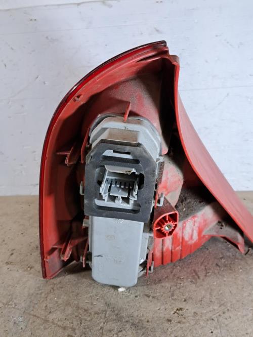 Image Feu arriere principal droit (feux) - RENAULT CLIO 2