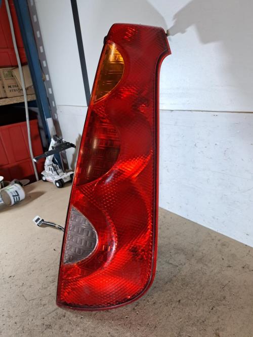 Image Feu arriere principal droit (feux) - NISSAN NOTE 1