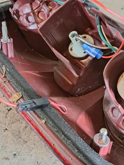 Image Feu arriere principal droit (feux) - TOYOTA RAV4 2