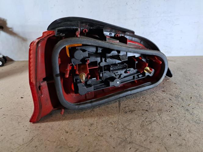 Image Feu arriere principal droit (feux) - PEUGEOT 106