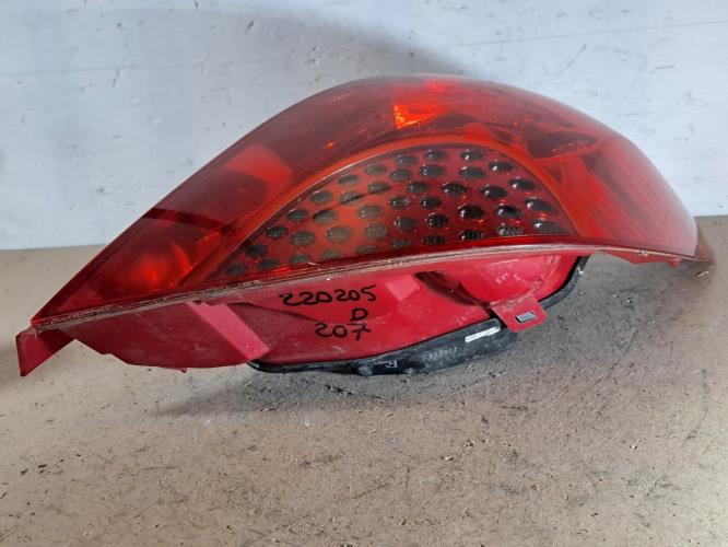 Image Feu arriere principal droit (feux) - PEUGEOT 207