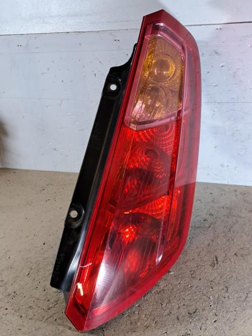 Image Feu arriere principal droit (feux) - FIAT GRANDE PUNTO