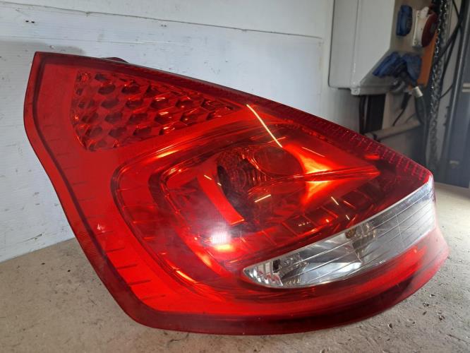 Image Feu arriere principal gauche (feux) - FORD FIESTA 6