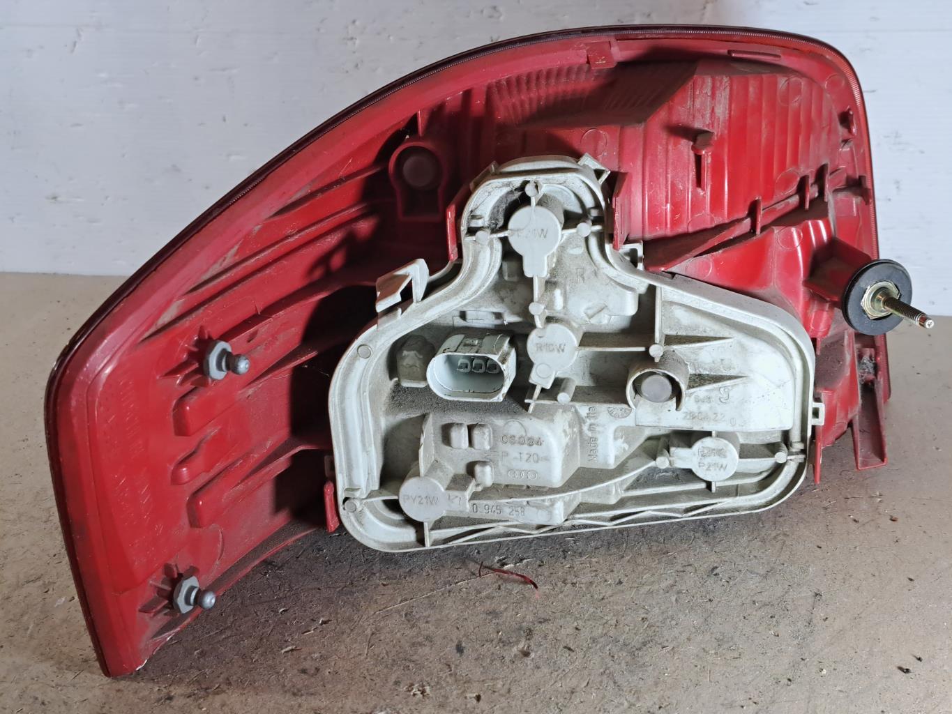 Feu arriere principal droit (feux) AUDI A3 2 PHASE 1 Diesel - 1