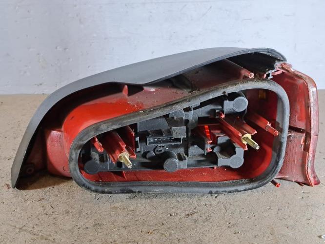 Image Feu arriere principal gauche (feux) - PEUGEOT 106