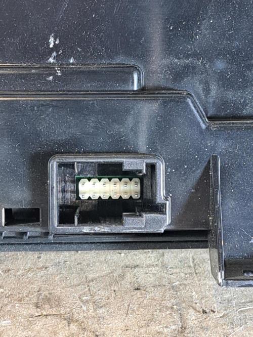 Image Facade autoradio - CITROEN C4 2