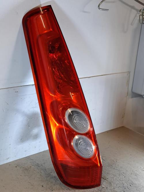 Image Feu arriere principal gauche (feux) - FORD FIESTA 5