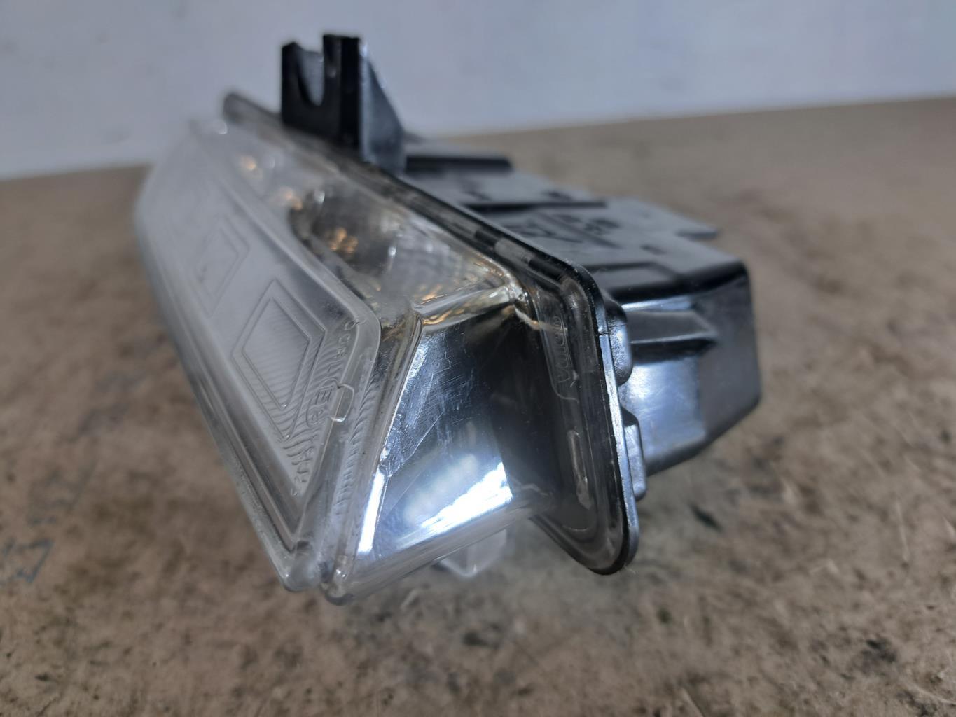 Feu diurne avant droit RENAULT CLIO 4 PHASE 1 Diesel - 1
