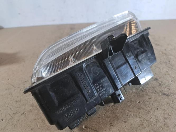 Image Feu diurne avant gauche - RENAULT CLIO 4