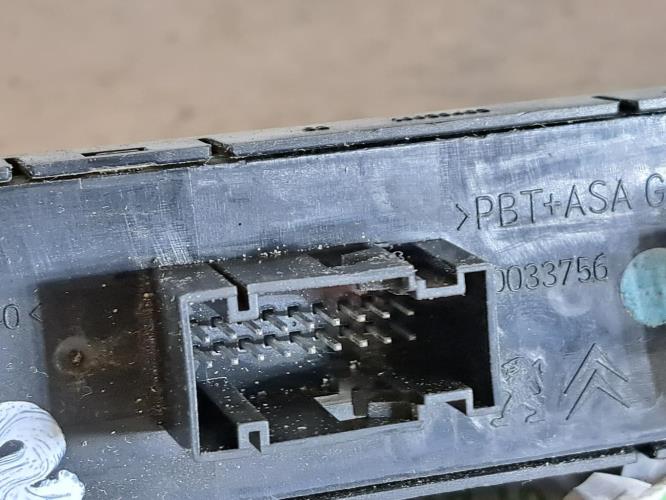 Image Bouton/Interrupteur - PEUGEOT 3008 1