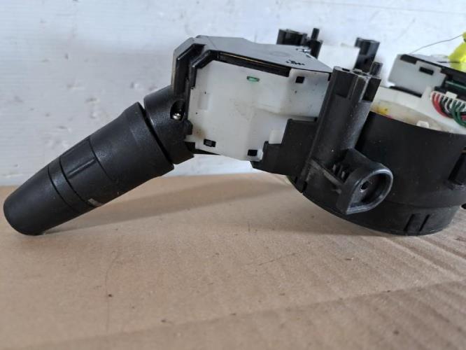 Image Com (Bloc Contacteur Tournant+Commodo Essuie Glace+Commodo Phare) - NISSAN CABSTAR 1