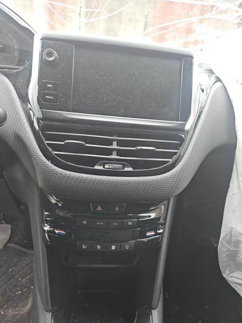 Image Moteur - PEUGEOT 208 1