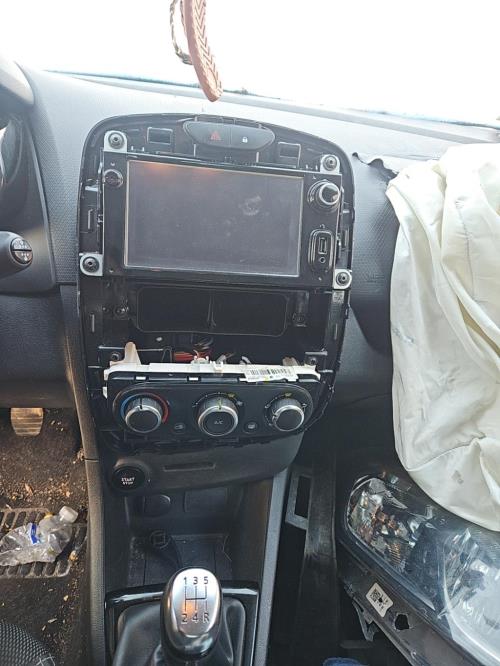 Image Cache sous moteur - RENAULT CLIO 4