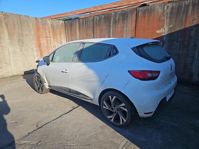 Image Cache sous moteur - RENAULT CLIO 4