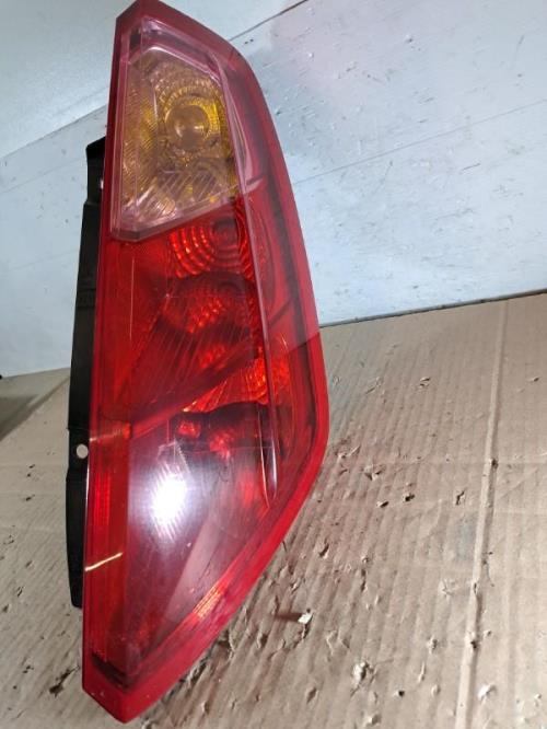 Image Feu arriere principal droit (feux) - FIAT GRANDE PUNTO