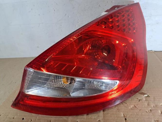 Image Feu arriere principal droit (feux) - FORD FIESTA 6
