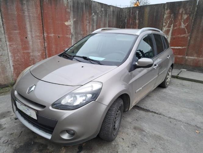 Image Cache sous moteur - RENAULT CLIO 3