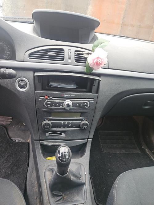 Image Cache sous moteur - RENAULT LAGUNA 2