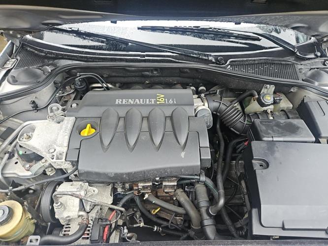 Image Cache sous moteur - RENAULT LAGUNA 2