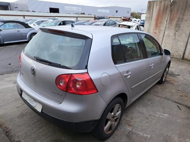 Image Pare choc arriere - VOLKSWAGEN GOLF 5