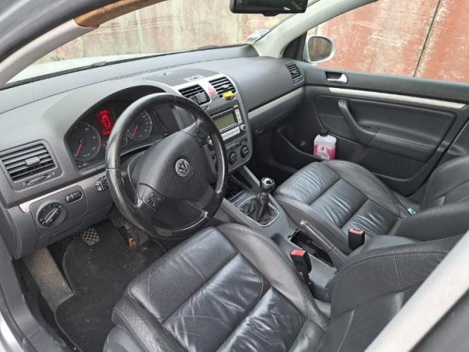 Image Pare choc arriere - VOLKSWAGEN GOLF 5