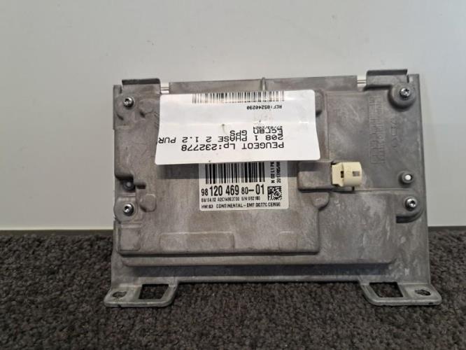 Image Ecran GPS - PEUGEOT 208 1