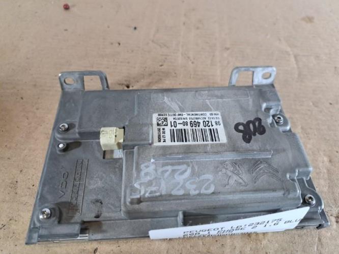 Image Ecran GPS - PEUGEOT 208 1