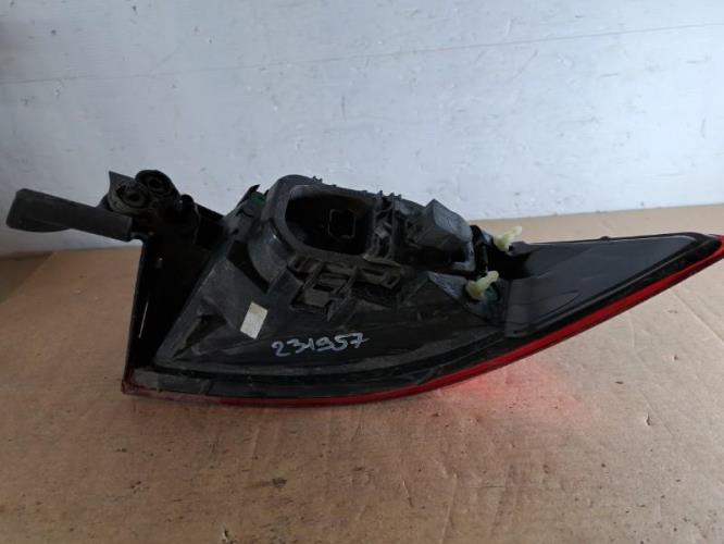Image Feu arriere principal droit (feux) - RENAULT CLIO 4