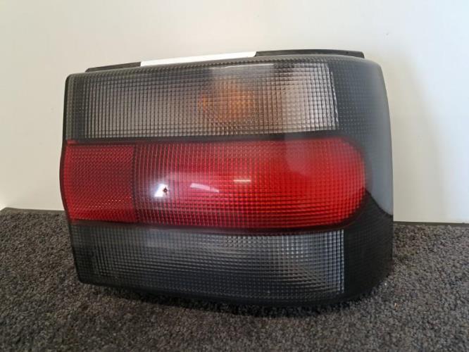 Image Feu arriere principal droit (feux) - RENAULT R19