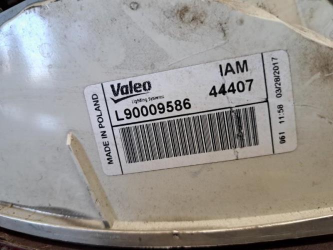 Image Feu arriere principal droit (feux) - BMW SERIE 1 E81