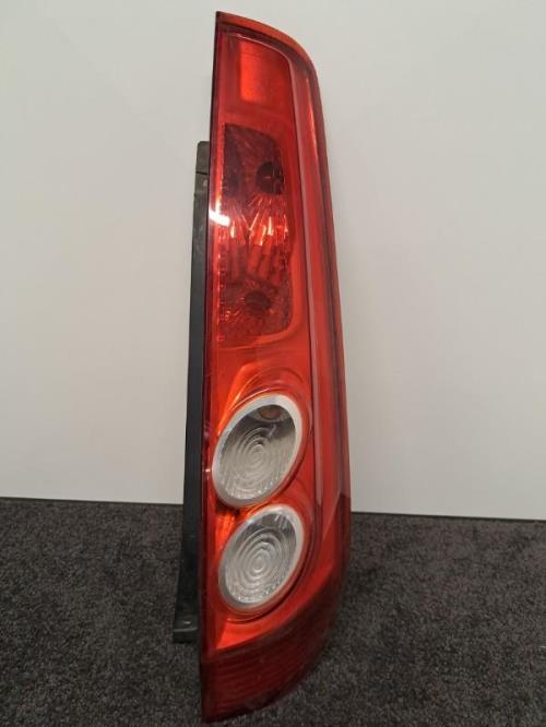 Image Feu arriere principal droit (feux) - FORD FIESTA 5